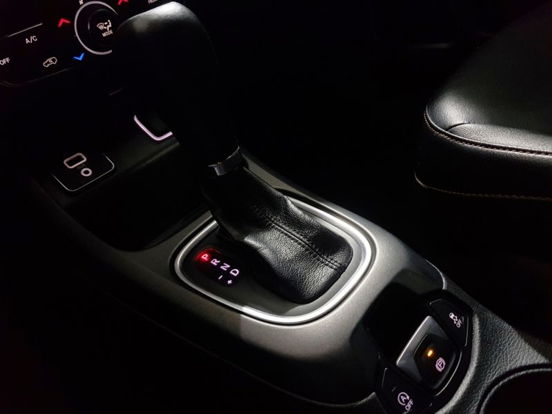 JEEP COMPASS 2.0 16V FLEX LONGITUDE AUTOMÁTICO 2018/2018 ADVANT AUTOMÓVEIS CAXIAS DO SUL / Carros no Vale