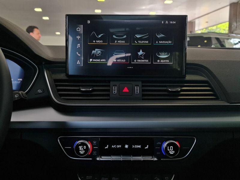 Audi Q5 2.0 45 TFSI GASOLINA S-LINE QUATTRO S TRONIC 2022/2023 CARRO DEZ NOVO HAMBURGO / Carros no Vale