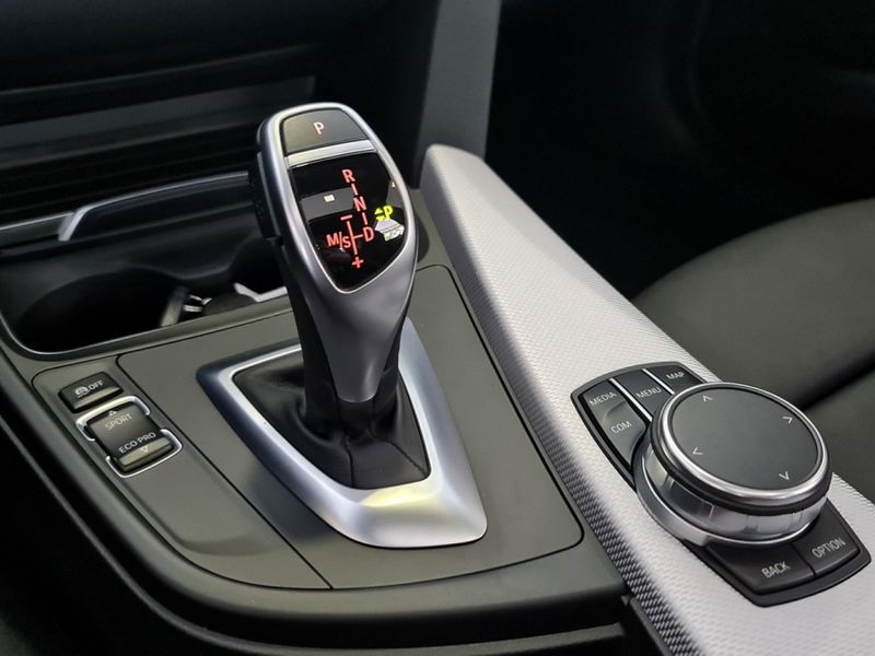 BMW 320i 2.0 M SPORT GP 16V TURBO ACTIVE FLEX 4P AUTOMÁTICO 2018/2018 CARRO DEZ NOVO HAMBURGO / Carros no Vale