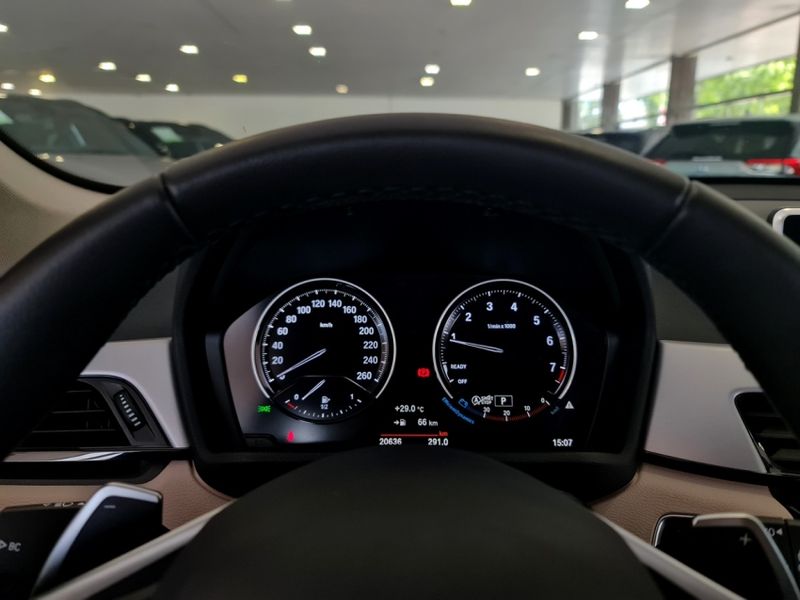 BMW X1 2.0 16V TURBO ACTIVEFLEX SDRIVE20I GP 4P AUTOMÁTICO 2021/2022 CARRO DEZ NOVO HAMBURGO / Carros no Vale