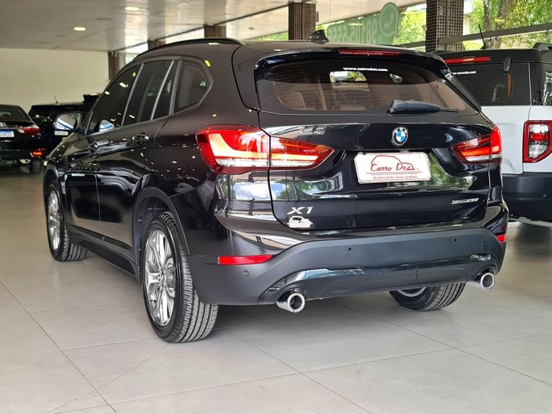 BMW X1 2.0 16V TURBO ACTIVEFLEX SDRIVE20I GP 4P AUTOMÁTICO 2021/2022 CARRO DEZ NOVO HAMBURGO / Carros no Vale