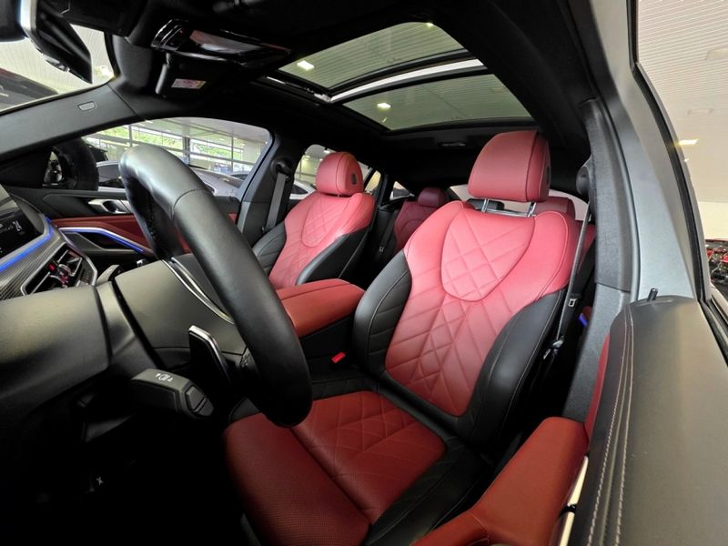 BMW X6 3.0 TWINPOWER GASOLINA XDRIVE40I M SPORT AUTOMÁTICO 2022/2023 CARRO DEZ NOVO HAMBURGO / Carros no Vale