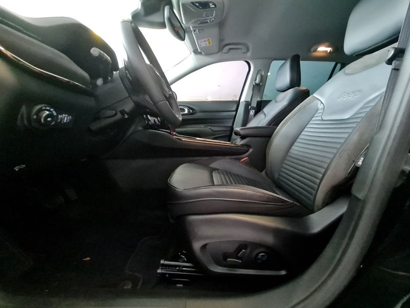 JEEP COMMANDER 1.3 T270 TURBO FLEX LIMITED AT6 2021/2022 CARRO DEZ NOVO HAMBURGO / Carros no Vale