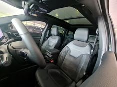 JEEP COMMANDER 2.0 HURRICANE 4 TURBO GASOLINA BLACKHAWK AT9 2024/2025 CARRO DEZ NOVO HAMBURGO / Carros no Vale