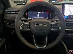 JEEP COMMANDER 2.0 HURRICANE 4 TURBO GASOLINA BLACKHAWK AT9 2024/2025 CARRO DEZ NOVO HAMBURGO / Carros no Vale