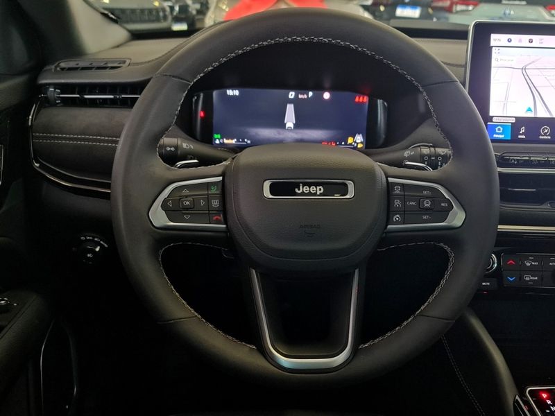 JEEP COMMANDER 2.0 HURRICANE 4 TURBO GASOLINA BLACKHAWK AT9 2024/2025 CARRO DEZ NOVO HAMBURGO / Carros no Vale