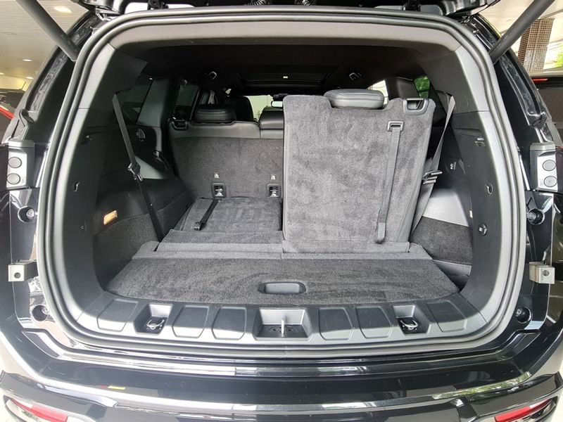 JEEP COMMANDER 2.0 HURRICANE 4 TURBO GASOLINA BLACKHAWK AT9 2024/2025 CARRO DEZ NOVO HAMBURGO / Carros no Vale