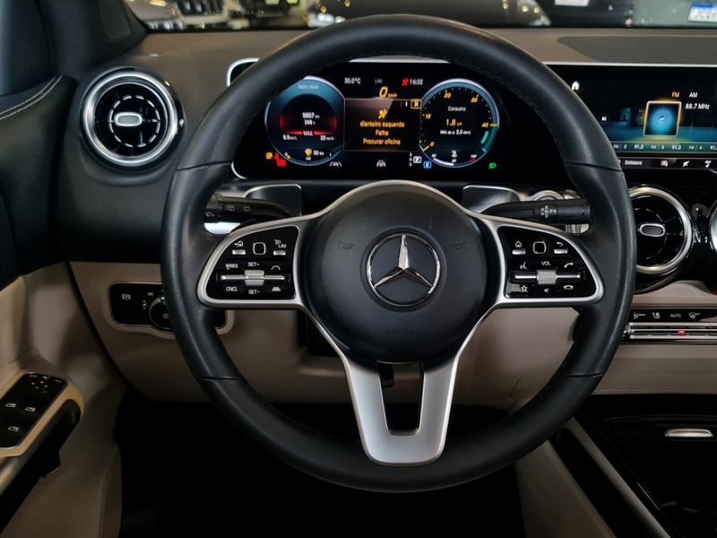 Mercedes-Benz GLB 200 1.3 CGI GASOLINA PROGRESSIVE 7G-DCT 2020/2020 CARRO DEZ NOVO HAMBURGO / Carros no Vale Mercedes-Benz GLB 200 1.3 CGI GASOLINA PROGRESSIVE 7G-DCT 2020/2020 CARRO DEZ NOVO HAMBURGO / Carros no Vale