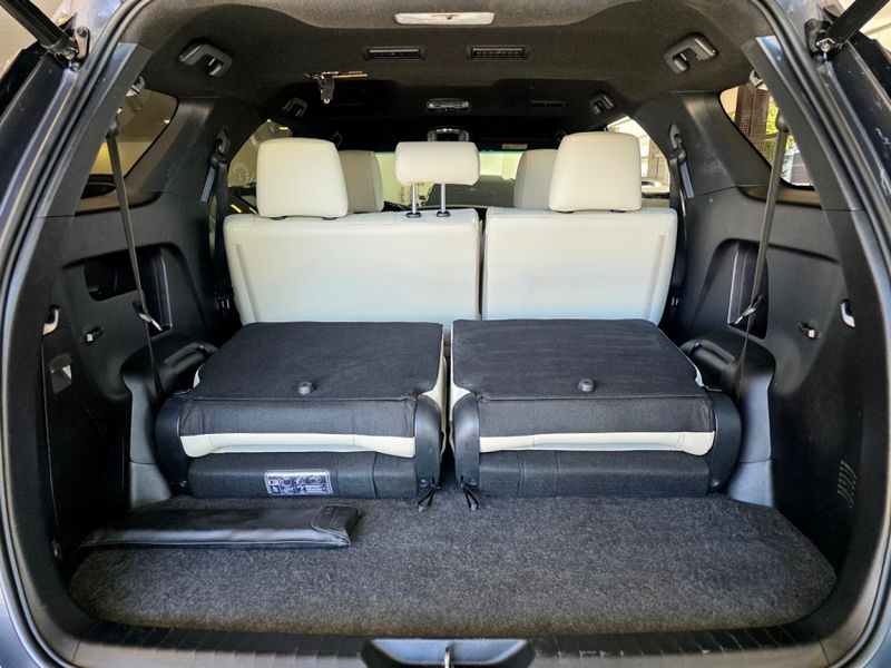 Toyota HILUX SW4 2.8 D-4D TURBO DIESEL DIAMOND 7L 4X4 AUTOMÁTICO 2023/2024 CARRO DEZ NOVO HAMBURGO / Carros no Vale