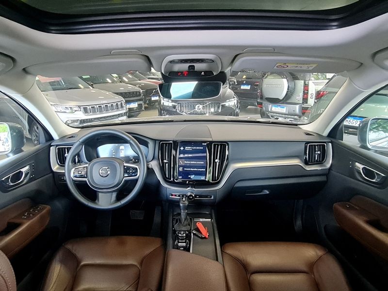 Volvo XC60 2.0 T5 GASOLINA MOMENTUM AWD GEARTRONIC 2019/2019 CARRO DEZ NOVO HAMBURGO / Carros no Vale
