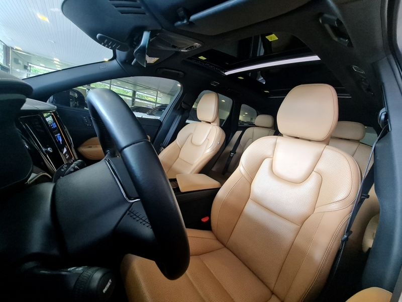 Volvo XC60 2.0 T8 HYBRID INSCRIPTION AWD GEARTRONIC 2020/2021 CARRO DEZ NOVO HAMBURGO / Carros no Vale