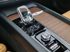 Volvo XC60 2.0 T8 HYBRID INSCRIPTION AWD GEARTRONIC 2020/2021 CARRO DEZ NOVO HAMBURGO / Carros no Vale