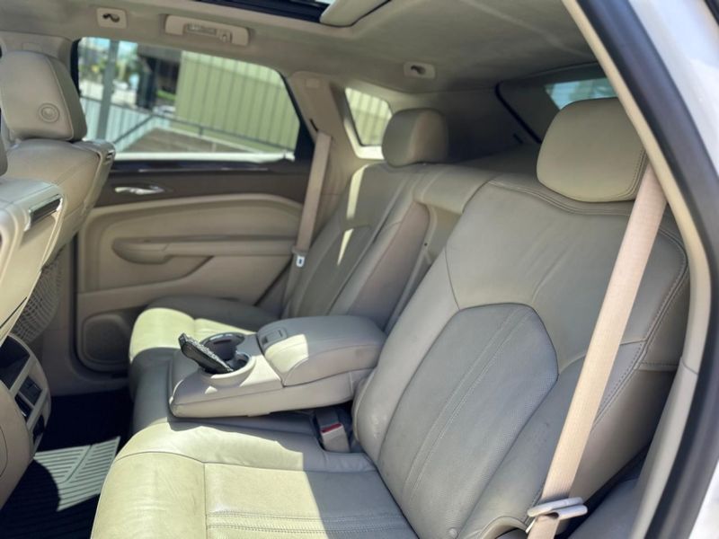 Cadillac SRX 3.0 CROSSOVER AWD V6 GASOLINA 4P AUTOMÁTICO 2010/2011 CARRO AUTOMARCAS CAXIAS DO SUL / Carros no Vale Cadillac SRX 3.0 CROSSOVER AWD V6 GASOLINA 4P AUTOMÁTICO 2010/2011 CARRO AUTOMARCAS CAXIAS DO SUL / Carros no Vale