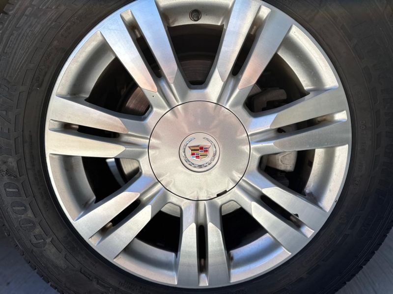 Cadillac SRX 3.0 CROSSOVER AWD V6 GASOLINA 4P AUTOMÁTICO 2010/2011 CARRO AUTOMARCAS CAXIAS DO SUL / Carros no Vale Cadillac SRX 3.0 CROSSOVER AWD V6 GASOLINA 4P AUTOMÁTICO 2010/2011 CARRO AUTOMARCAS CAXIAS DO SUL / Carros no Vale