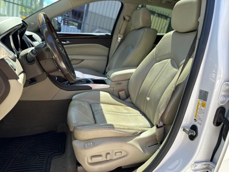 Cadillac SRX 3.0 CROSSOVER AWD V6 GASOLINA 4P AUTOMÁTICO 2010/2011 CARRO AUTOMARCAS CAXIAS DO SUL / Carros no Vale Cadillac SRX 3.0 CROSSOVER AWD V6 GASOLINA 4P AUTOMÁTICO 2010/2011 CARRO AUTOMARCAS CAXIAS DO SUL / Carros no Vale