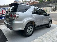 Toyota HILUX SW4 3.0 SRV 4X4 16V TURBO INTERCOOLER DIESEL 4P AUTOMÁTICO 2014/2015 CARRO AUTOMARCAS CAXIAS DO SUL / Carros no Vale