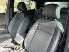 Volkswagen T-CROSS 1.4 250 TSI TOTAL FLEX HIGHLINE AUTOMÁTICO 2023/2024 CARRO AUTOMARCAS CAXIAS DO SUL / Carros no Vale