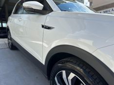 Volkswagen T-CROSS 1.4 250 TSI TOTAL FLEX HIGHLINE AUTOMÁTICO 2023/2024 CARRO AUTOMARCAS CAXIAS DO SUL / Carros no Vale
