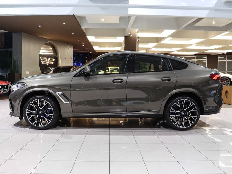 BMW X6 4.4 M 4X4 COUPÉ V8 32V BI-TURBO GASOLINA 4P AUTOMÁTICO 2020/2021 VIA BELLA VEÍCULOS ESPECIAIS CAXIAS DO SUL / Carros no Vale