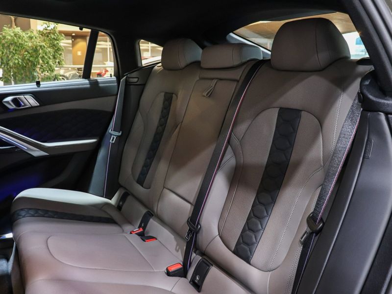 BMW X6 4.4 M 4X4 COUPÉ V8 32V BI-TURBO GASOLINA 4P AUTOMÁTICO 2020/2021 VIA BELLA VEÍCULOS ESPECIAIS CAXIAS DO SUL / Carros no Vale