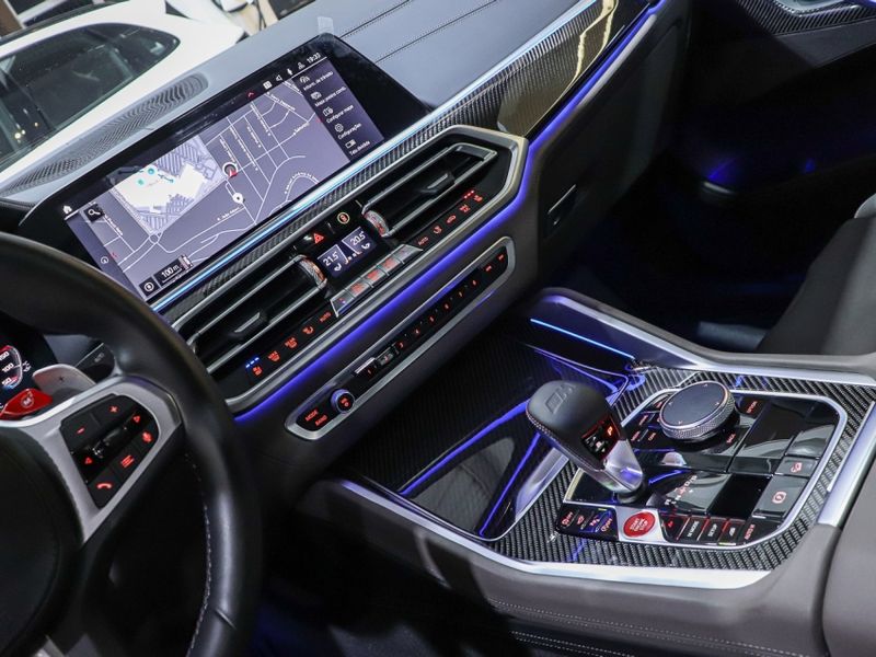 BMW X6 4.4 M 4X4 COUPÉ V8 32V BI-TURBO GASOLINA 4P AUTOMÁTICO 2020/2021 VIA BELLA VEÍCULOS ESPECIAIS CAXIAS DO SUL / Carros no Vale