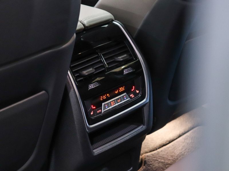 BMW X6 4.4 M 4X4 COUPÉ V8 32V BI-TURBO GASOLINA 4P AUTOMÁTICO 2020/2021 VIA BELLA VEÍCULOS ESPECIAIS CAXIAS DO SUL / Carros no Vale