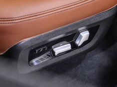 BMW X7 4.4 V8 GASOLINA M60i STEPTRONIC 2024/2025 VIA BELLA VEÍCULOS ESPECIAIS CAXIAS DO SUL / Carros no Vale