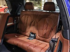 BMW X7 4.4 V8 GASOLINA M60i STEPTRONIC 2024/2025 VIA BELLA VEÍCULOS ESPECIAIS CAXIAS DO SUL / Carros no Vale