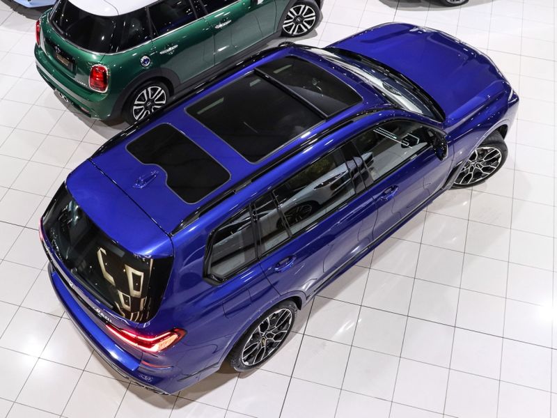 BMW X7 4.4 V8 GASOLINA M60i STEPTRONIC 2024/2025 VIA BELLA VEÍCULOS ESPECIAIS CAXIAS DO SUL / Carros no Vale