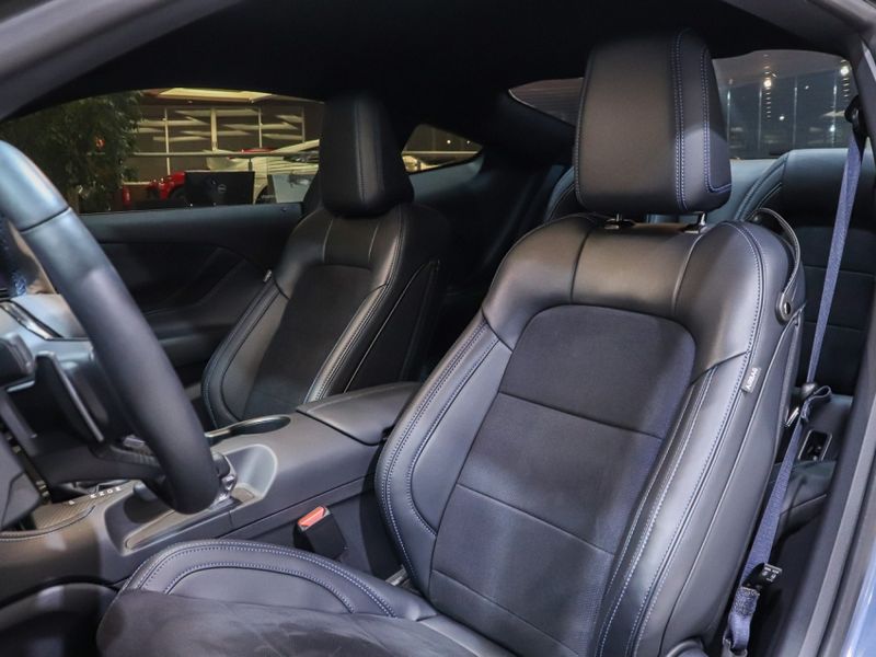 Ford MUSTANG 5.0 V8 GASOLINA DARK HORSE SELECTSHIFT 2025/2025 VIA BELLA VEÍCULOS ESPECIAIS CAXIAS DO SUL / Carros no Vale