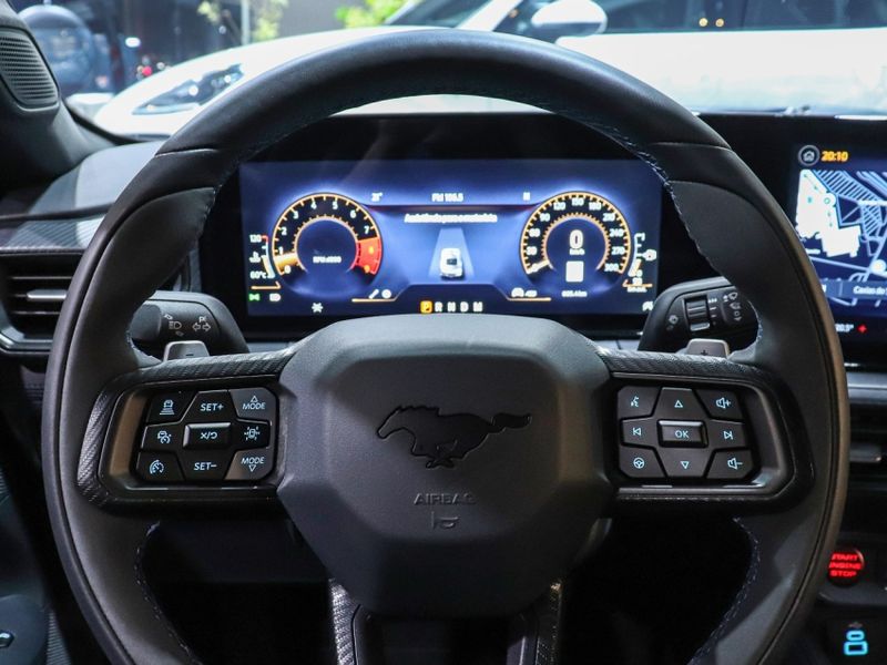 Ford MUSTANG 5.0 V8 GASOLINA DARK HORSE SELECTSHIFT 2025/2025 VIA BELLA VEÍCULOS ESPECIAIS CAXIAS DO SUL / Carros no Vale