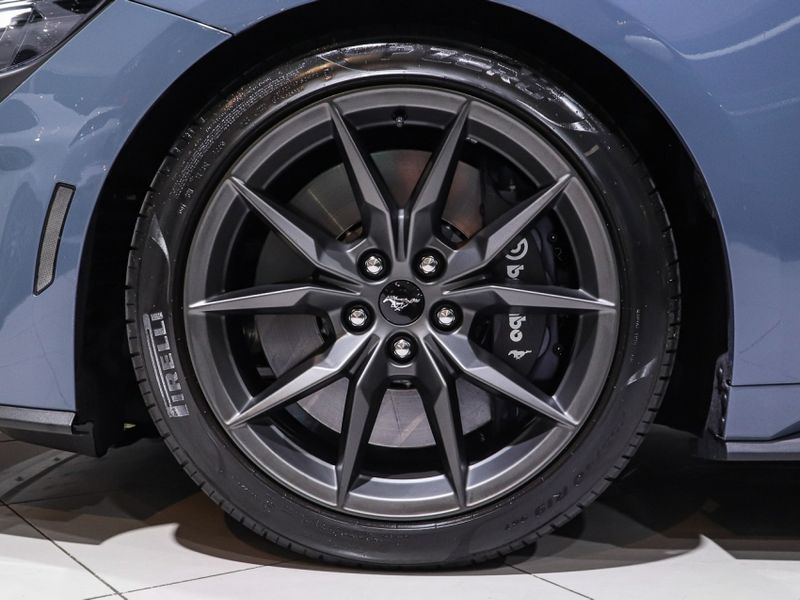 Ford MUSTANG 5.0 V8 GASOLINA DARK HORSE SELECTSHIFT 2025/2025 VIA BELLA VEÍCULOS ESPECIAIS CAXIAS DO SUL / Carros no Vale