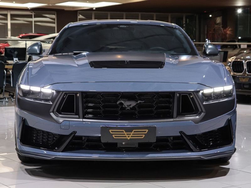 Ford MUSTANG 5.0 V8 GASOLINA DARK HORSE SELECTSHIFT 2025/2025 VIA BELLA VEÍCULOS ESPECIAIS CAXIAS DO SUL / Carros no Vale