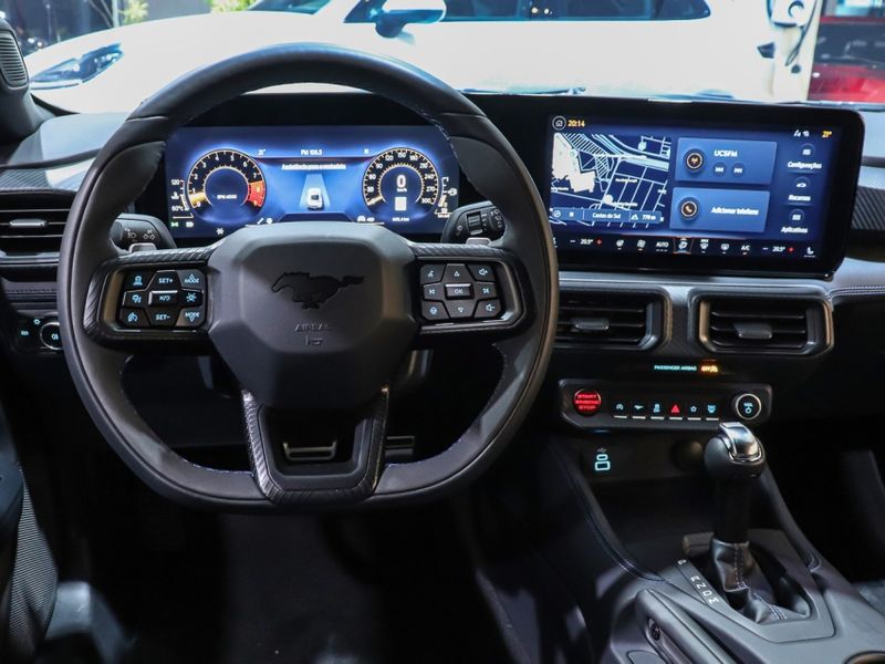 Ford MUSTANG 5.0 V8 GASOLINA DARK HORSE SELECTSHIFT 2025/2025 VIA BELLA VEÍCULOS ESPECIAIS CAXIAS DO SUL / Carros no Vale