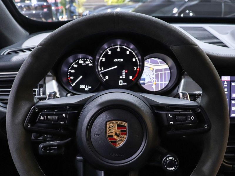 Porsche MACAN 2.9 V6 BITURBO GASOLINA GTS PDK 2023/2023 VIA BELLA VEÍCULOS ESPECIAIS CAXIAS DO SUL / Carros no Vale