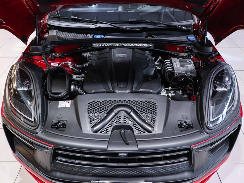 Porsche MACAN 2.9 V6 BITURBO GASOLINA GTS PDK 2023/2023 VIA BELLA VEÍCULOS ESPECIAIS CAXIAS DO SUL / Carros no Vale