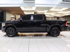 Ram 1500 5.7 V8 GASOLINA REBEL CD 4X4 AUTOMÁTICO 2022/2022 VIA BELLA VEÍCULOS ESPECIAIS CAXIAS DO SUL / Carros no Vale
