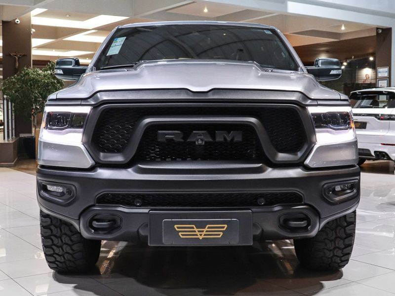 Ram 1500 5.7 V8 GASOLINA REBEL CD 4X4 AUTOMÁTICO 2022/2022 VIA BELLA VEÍCULOS ESPECIAIS CAXIAS DO SUL / Carros no Vale