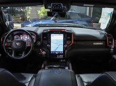 Ram 1500 5.7 V8 GASOLINA REBEL CD 4X4 AUTOMÁTICO 2022/2022 VIA BELLA VEÍCULOS ESPECIAIS CAXIAS DO SUL / Carros no Vale