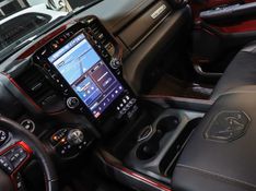 Ram 1500 5.7 V8 GASOLINA REBEL CD 4X4 AUTOMÁTICO 2022/2022 VIA BELLA VEÍCULOS ESPECIAIS CAXIAS DO SUL / Carros no Vale