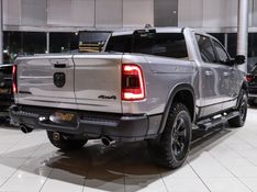 Ram 1500 5.7 V8 GASOLINA REBEL CD 4X4 AUTOMÁTICO 2022/2022 VIA BELLA VEÍCULOS ESPECIAIS CAXIAS DO SUL / Carros no Vale