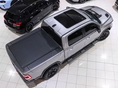 Ram 1500 5.7 V8 GASOLINA REBEL CD 4X4 AUTOMÁTICO 2022/2022 VIA BELLA VEÍCULOS ESPECIAIS CAXIAS DO SUL / Carros no Vale