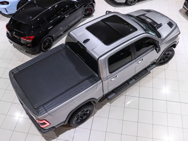 Ram 1500 5.7 V8 GASOLINA REBEL CD 4X4 AUTOMÁTICO 2022/2022 VIA BELLA VEÍCULOS ESPECIAIS CAXIAS DO SUL / Carros no Vale