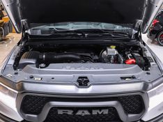 Ram 1500 5.7 V8 GASOLINA REBEL CD 4X4 AUTOMÁTICO 2022/2022 VIA BELLA VEÍCULOS ESPECIAIS CAXIAS DO SUL / Carros no Vale