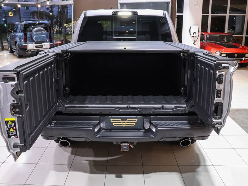 Ram 1500 5.7 V8 GASOLINA REBEL CD 4X4 AUTOMÁTICO 2022/2022 VIA BELLA VEÍCULOS ESPECIAIS CAXIAS DO SUL / Carros no Vale