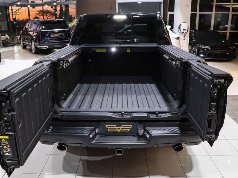 Ram 1500 5.7 V8 GASOLINA REBEL CD 4X4 AUTOMÁTICO 2022/2022 VIA BELLA VEÍCULOS ESPECIAIS CAXIAS DO SUL / Carros no Vale