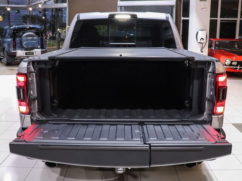 Ram 1500 5.7 V8 GASOLINA REBEL CD 4X4 AUTOMÁTICO 2022/2022 VIA BELLA VEÍCULOS ESPECIAIS CAXIAS DO SUL / Carros no Vale