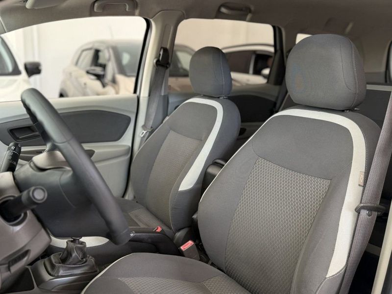 CHEVROLET SPIN LT 1.8 2014 SÓ MOTOS E AUTOMÓVEIS SANTA CRUZ DO SUL / Carros no Vale