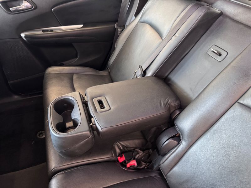 Fiat Freemont Emotion 2.4 2011/2012 COVEL VEICULOS ENCANTADO / Carros no Vale Fiat Freemont Emotion 2.4 2011/2012 COVEL VEICULOS ENCANTADO / Carros no Vale