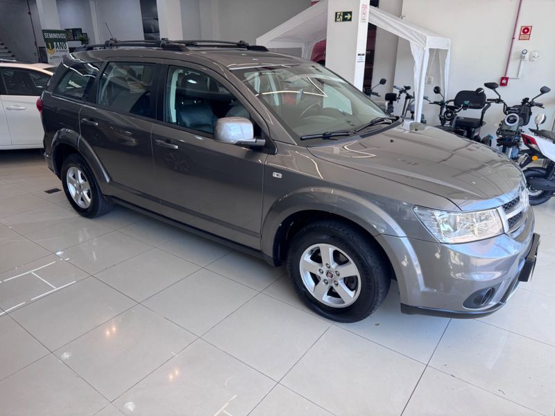 Fiat Freemont Emotion 2.4 2011/2012 COVEL VEICULOS ENCANTADO / Carros no Vale Fiat Freemont Emotion 2.4 2011/2012 COVEL VEICULOS ENCANTADO / Carros no Vale